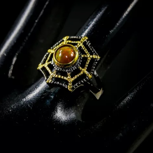 BEAUTIFUL black Opal sterling & gold web ring sz7 - Picture 3 of 10